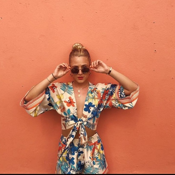 Pants - Two piece floral shorts outfit